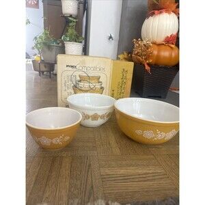 Vintage Pyrex Compatibles 300-4 Butterfly Gold Set Of 3 Mixing Bowls